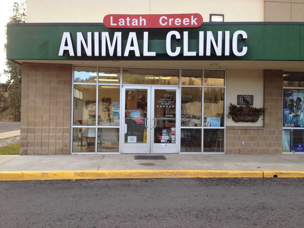 Best Veterinary Hospital In Spokane, WA 99224 Latah Creek Animal Hospital